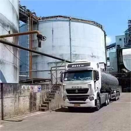 厂区罐车与储罐实拍